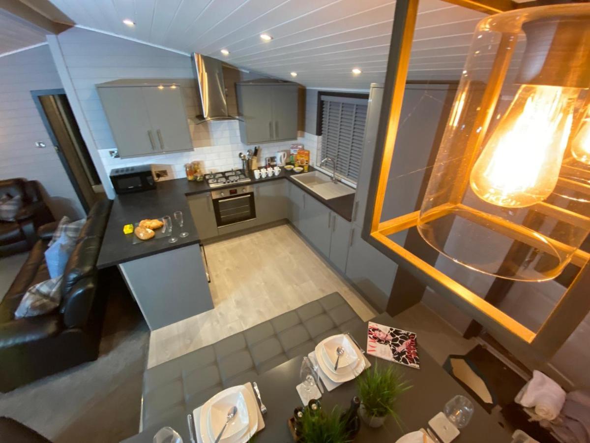 L09 - The Snowdon With Hot Tub Holiday home Bethesda