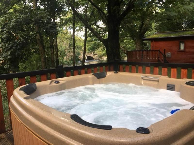 L09 - The Snowdon With Hot Tub Holiday home Bethesda